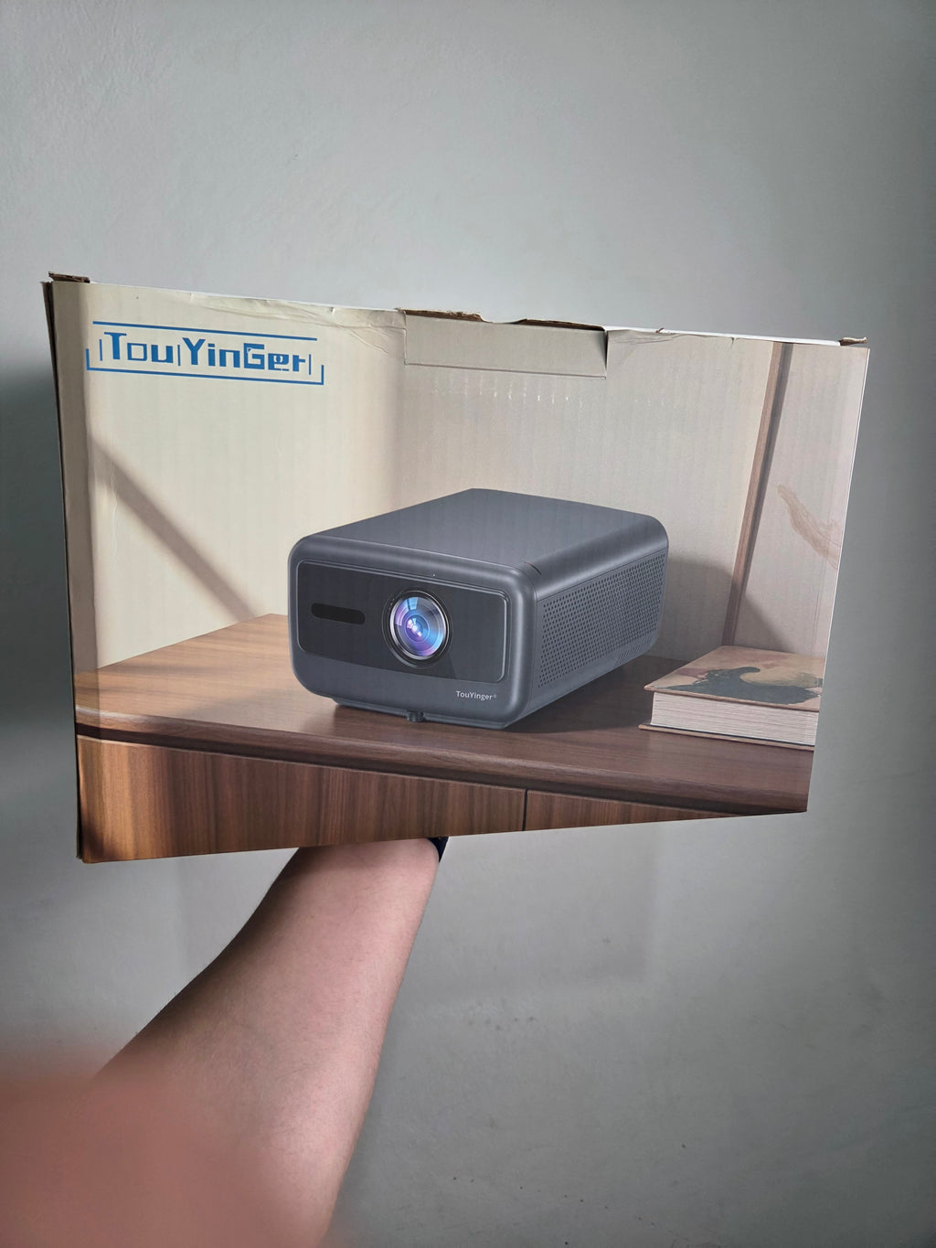 PROJETOR TOUYINGER Q13W 3800 ANSI FULL HD ANDROID 15 PARA JOGOS FUTEBOL E STREAMING
