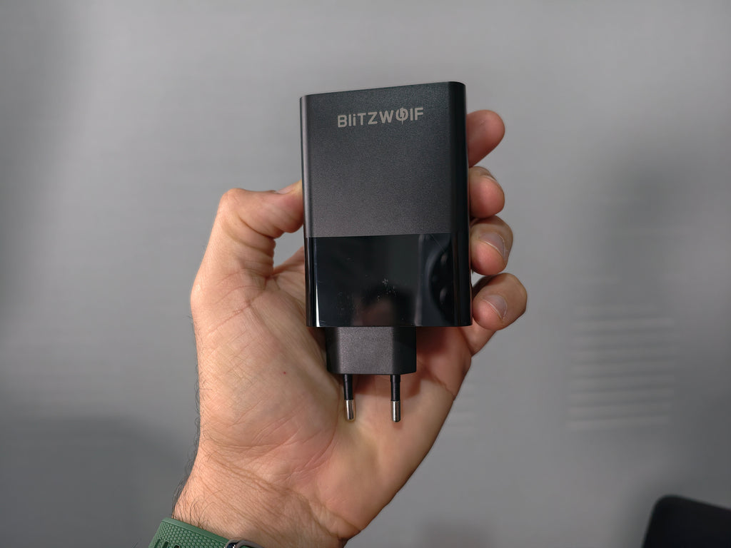 CARREGADOR RÁPIDO BLITZWOLF BW-S29 120W GAN 4 PORTAS 2 USB-C 2 USB-A