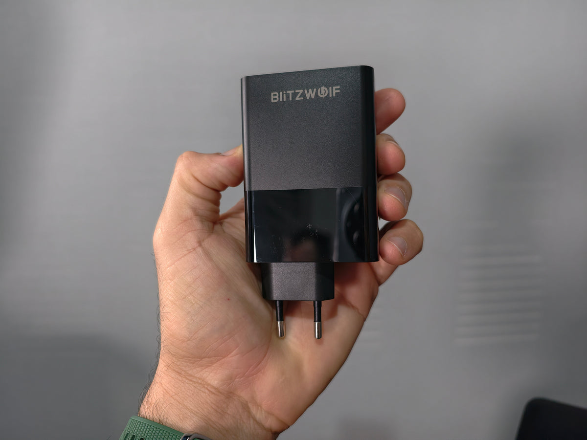 CARREGADOR RÁPIDO BLITZWOLF BW-S29 120W GAN 4 PORTAS 2 USB-C 2 USB-A