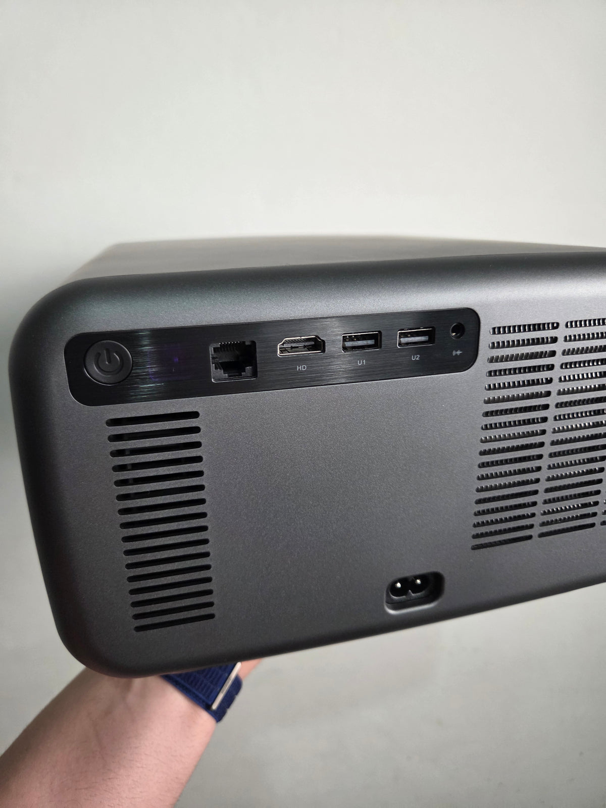 PROJETOR TOUYINGER Q13W 3800 ANSI FULL HD ANDROID 15 PARA JOGOS FUTEBOL E STREAMING