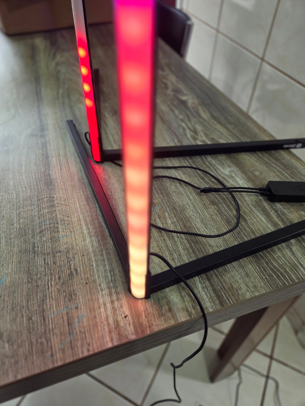 KIT 2 LUMINÁRIAS DE PISO LED RGB INTELIGENTE SMART COLOR COM 1M E 1.40M.JPG
