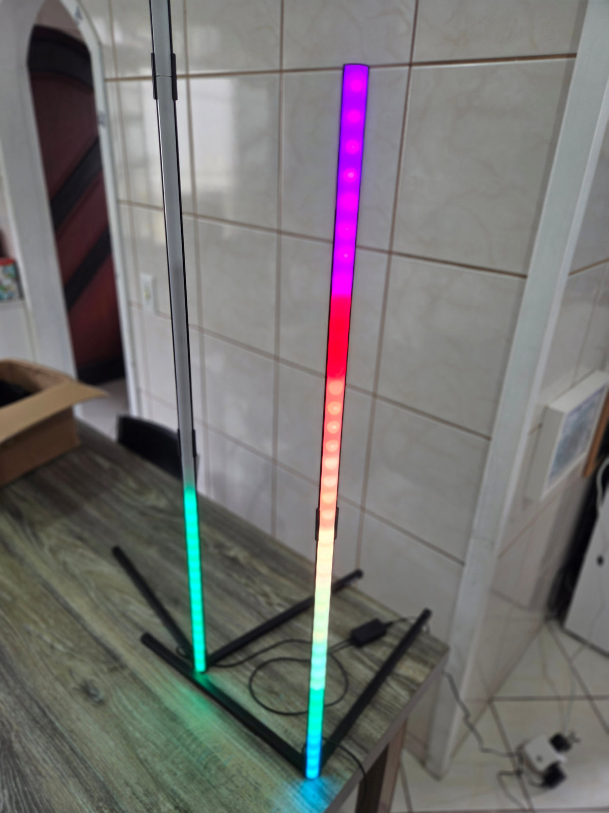 KIT 2 LUMINÁRIAS DE PISO LED RGB INTELIGENTE SMART COLOR COM 1M E 1.40M.JPG