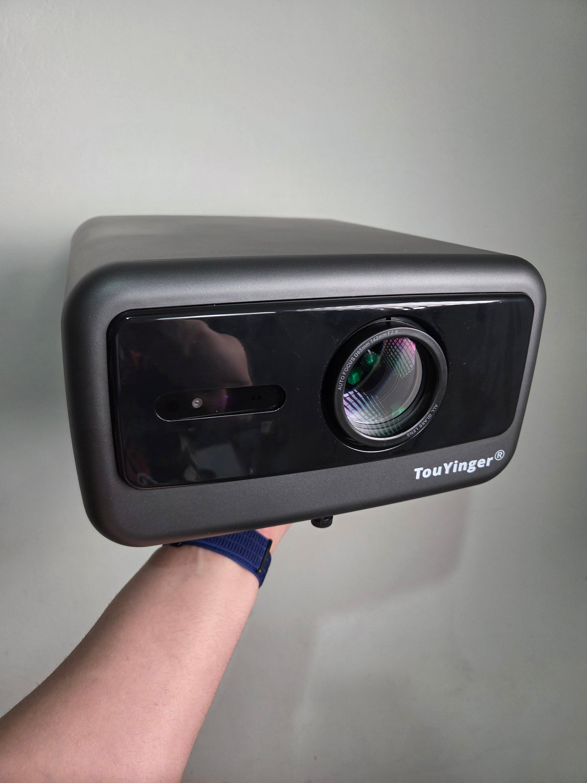 PROJETOR TOUYINGER Q13W 3800 ANSI FULL HD ANDROID 15 PARA JOGOS FUTEBOL E STREAMING