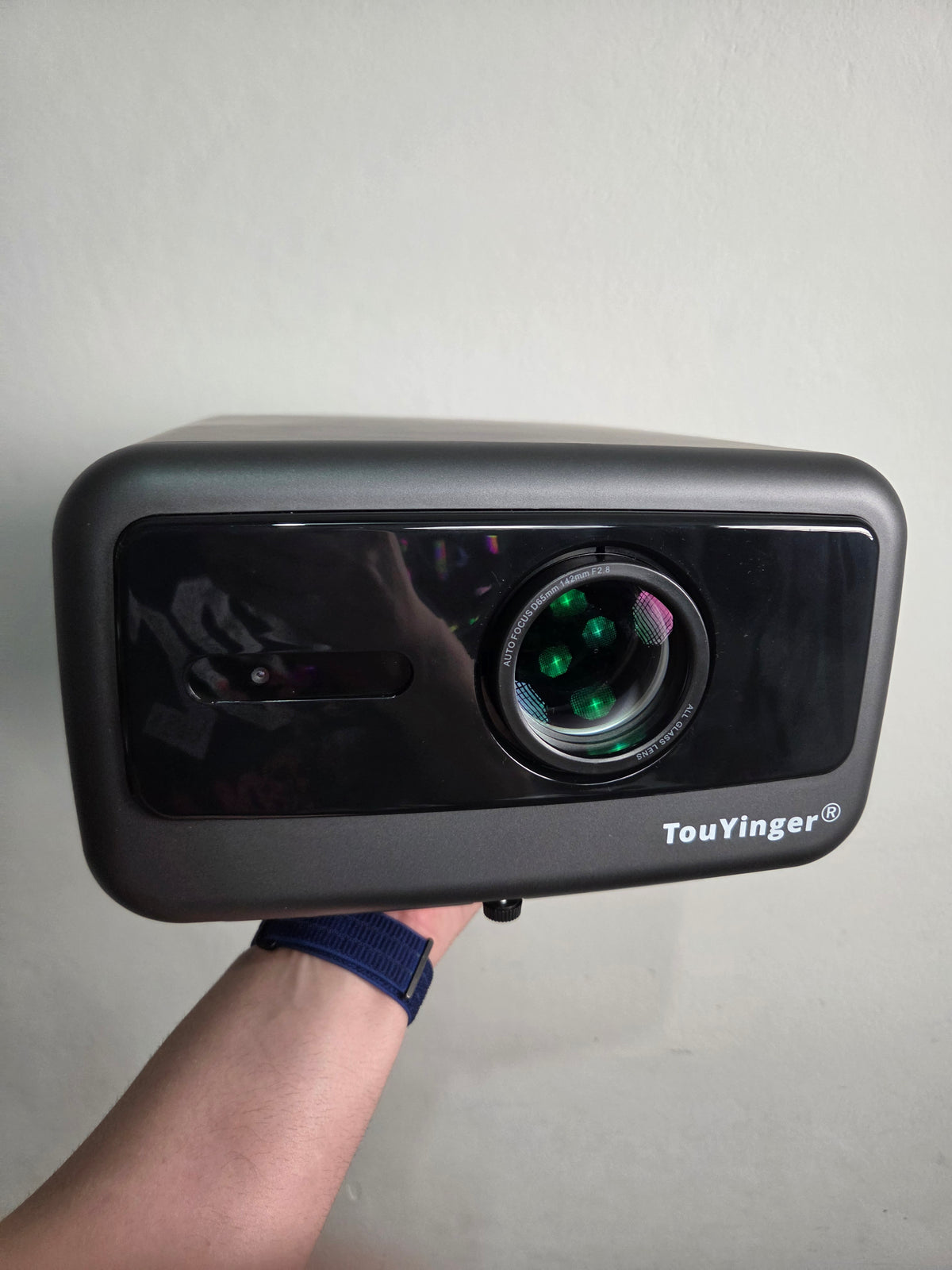 PROJETOR TOUYINGER Q13W 3800 ANSI FULL HD ANDROID 15 PARA JOGOS FUTEBOL E STREAMING