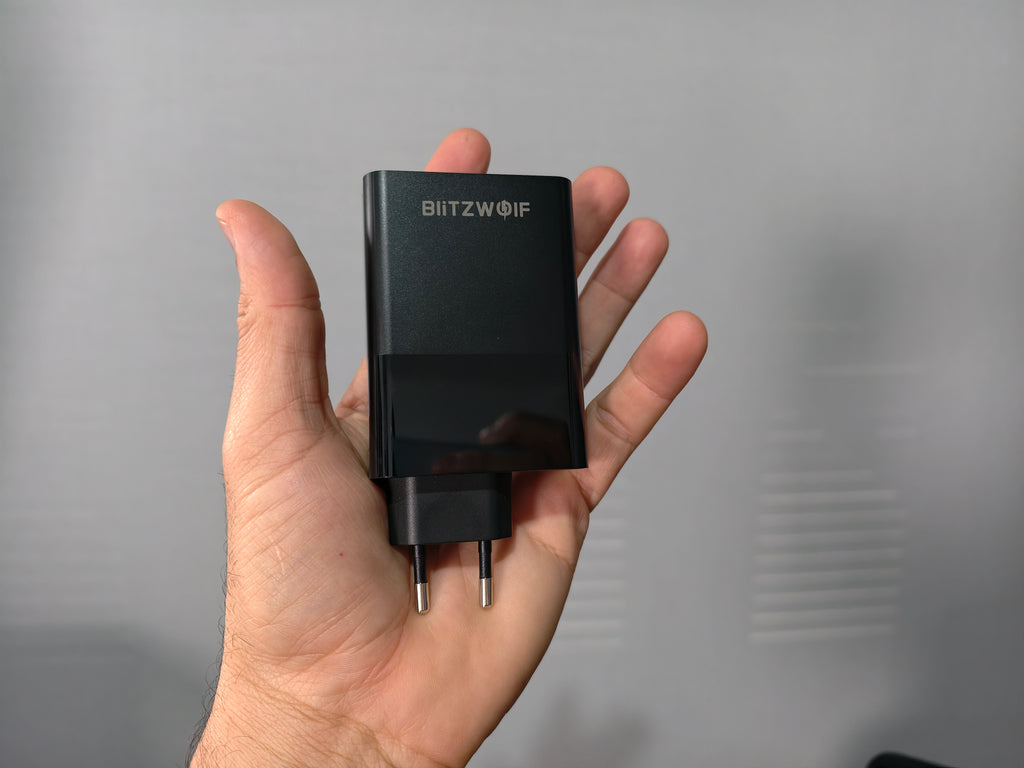 CARREGADOR RÁPIDO BLITZWOLF BW-S29 120W GAN 4 PORTAS 2 USB-C 2 USB-A
